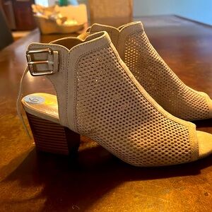 Mesh sandals
